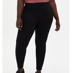 Torrid High-Rise Pixie Fleece Skinny Pants NWT